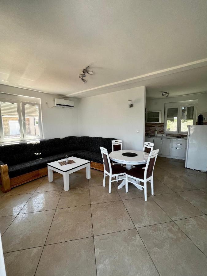 Apartments Apartmani Bojana Utjeha Ngoại thất bức ảnh