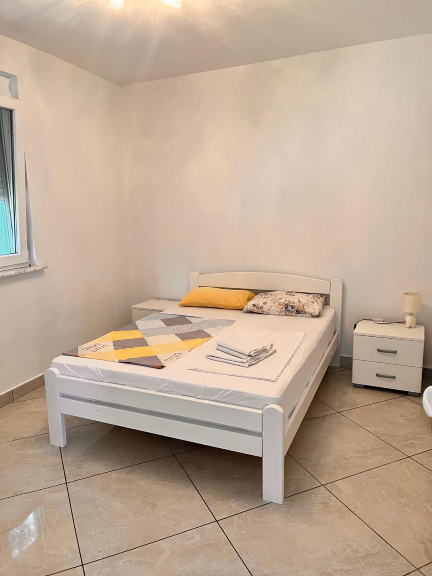 Apartments Apartmani Bojana Utjeha Ngoại thất bức ảnh