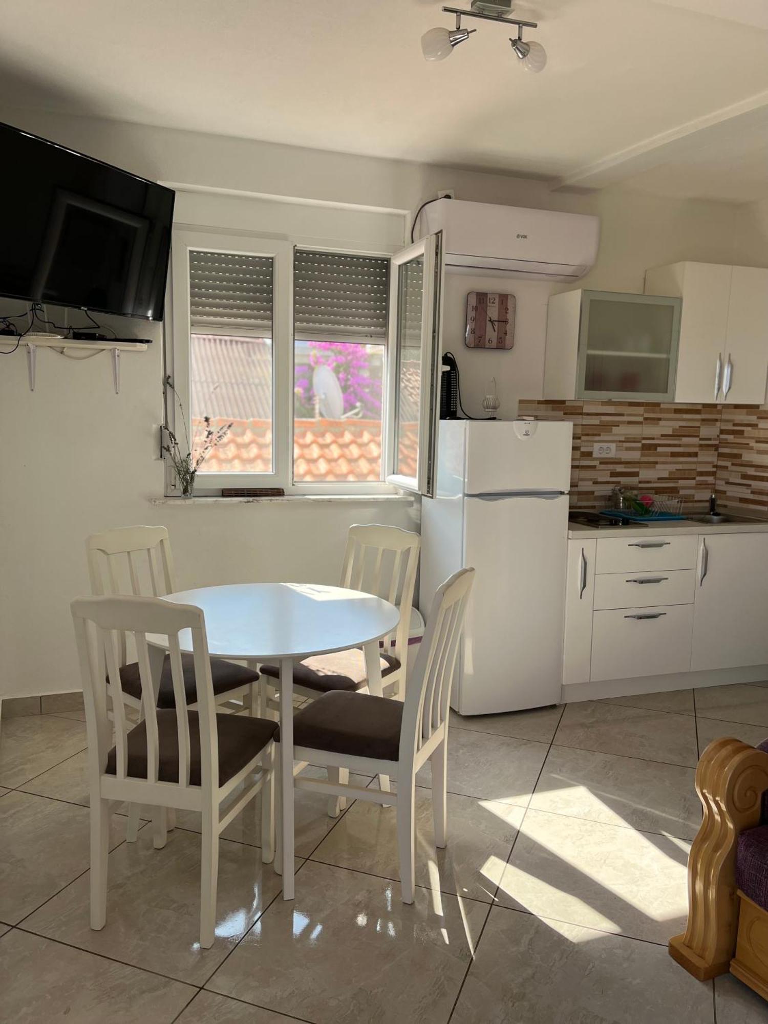 Apartments Apartmani Bojana Utjeha Ngoại thất bức ảnh