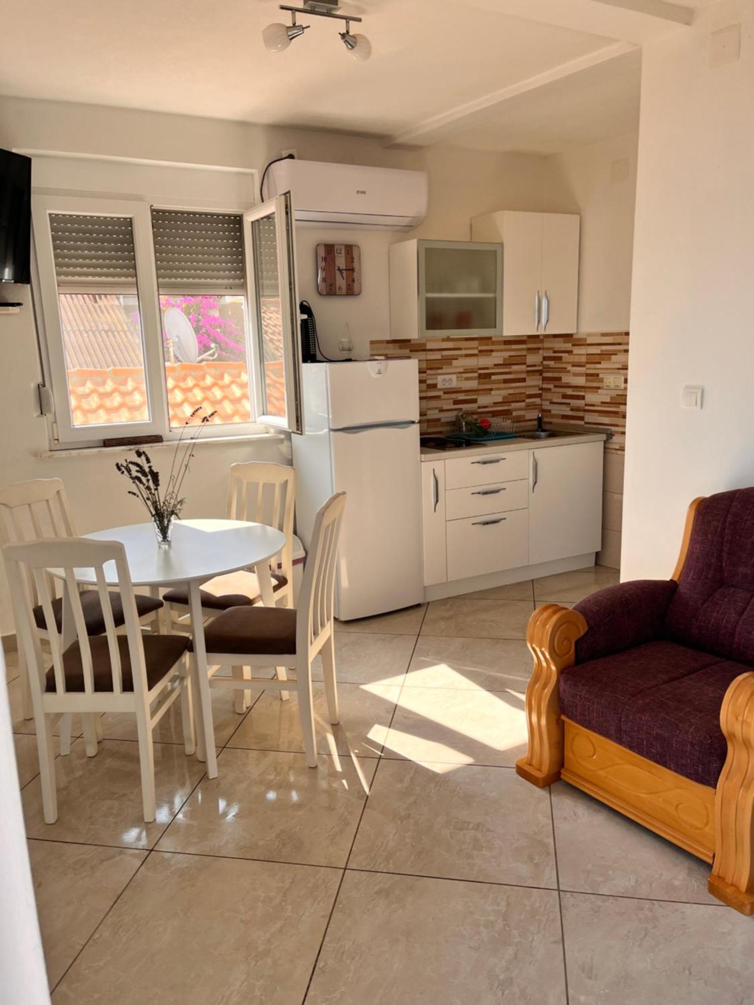 Apartments Apartmani Bojana Utjeha Ngoại thất bức ảnh
